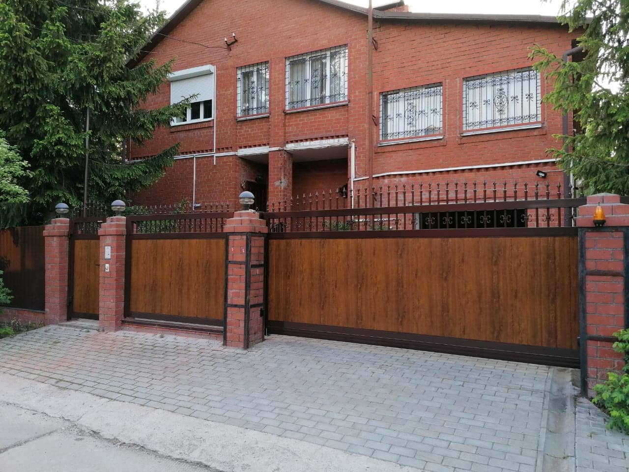 Уличные ворота DoorHan в Владимире с установкой