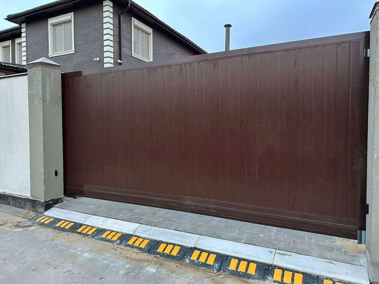 Уличные ворота DoorHan в Владимире с установкой