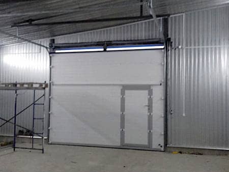 Подъемные ворота с калиткой для гаража в Владимире